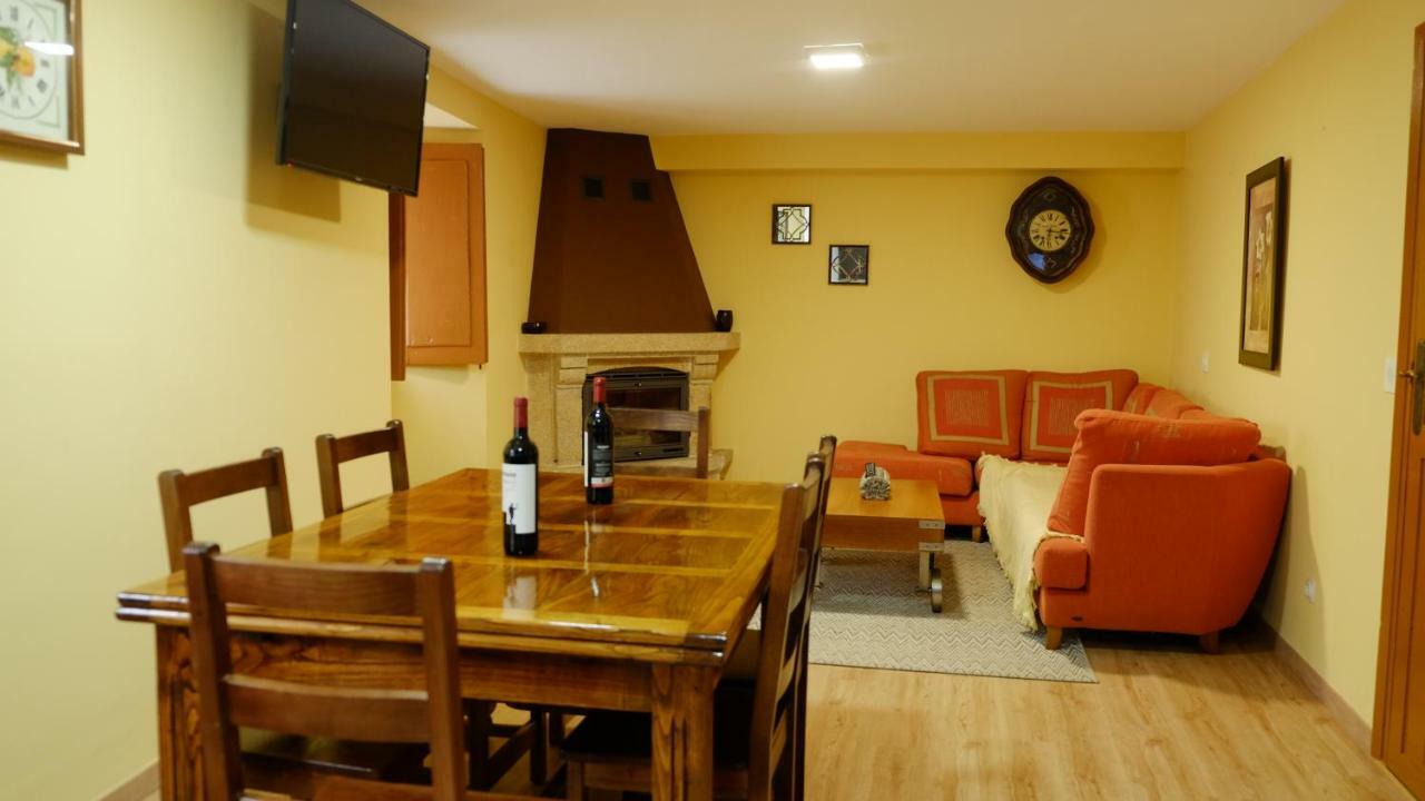 Casa Solveira Guest House O Pineiro Bagian luar foto